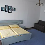 آل سيزونز هوستيل براغ
